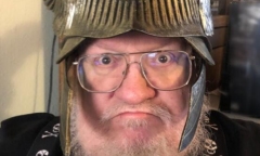 乔治马丁cos《艾尔登法环》女武神玛莲妮亚