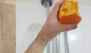洗澡吃橘子意思介绍